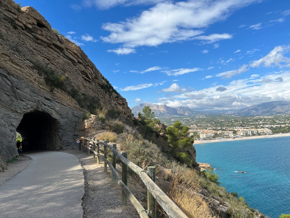 Tunnel och kustremsa Costa Brava Tunnel och kustremsa Costa Brava